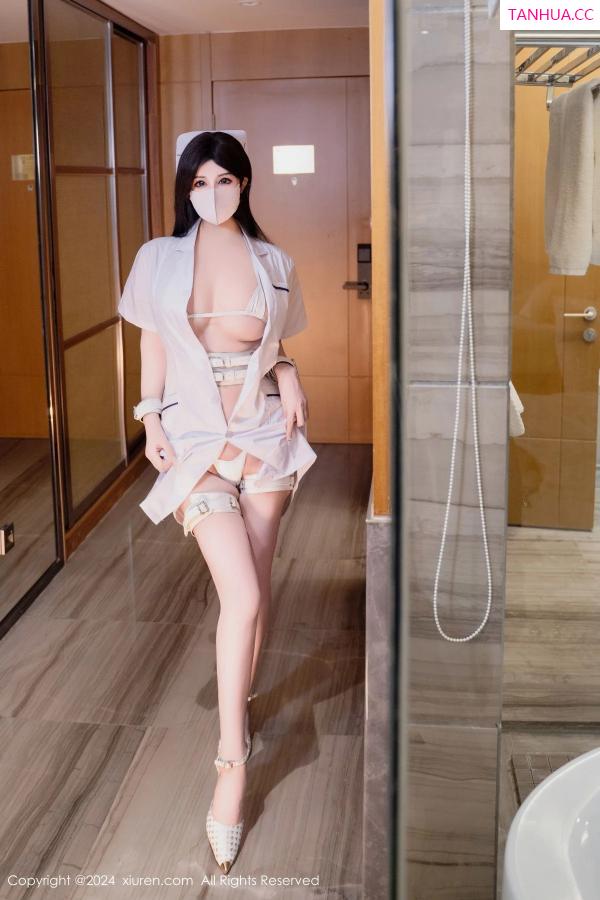   [XiuRen]高清写真图 2024.03.11 No.8206 陈芊儿 美臀性感第16张图片